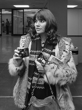 Linda Ronstadt in a temporary editorial photograph